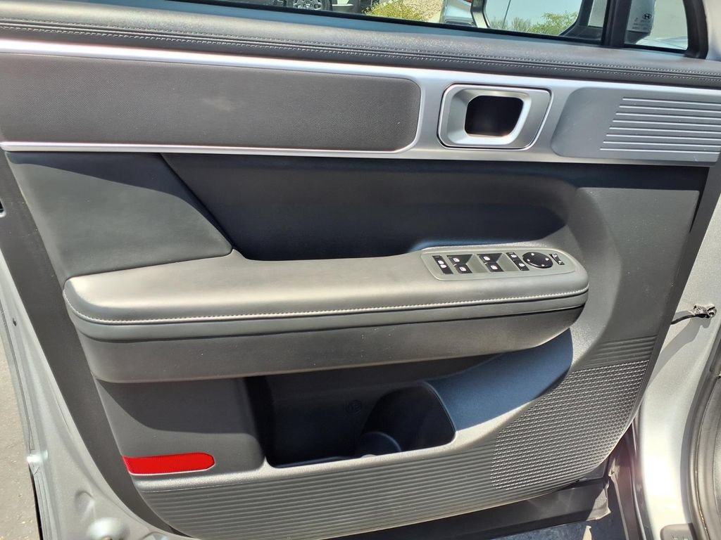 Used 2025 Hyundai Santa Fe SEL FWD image 27