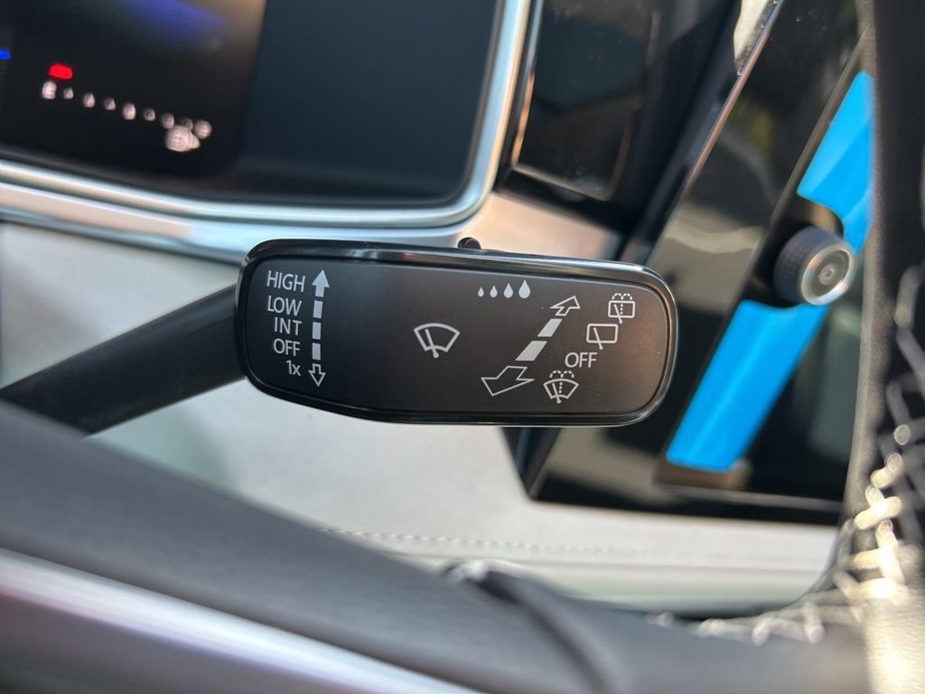 New 2026 Volkswagen Taos SE image 29