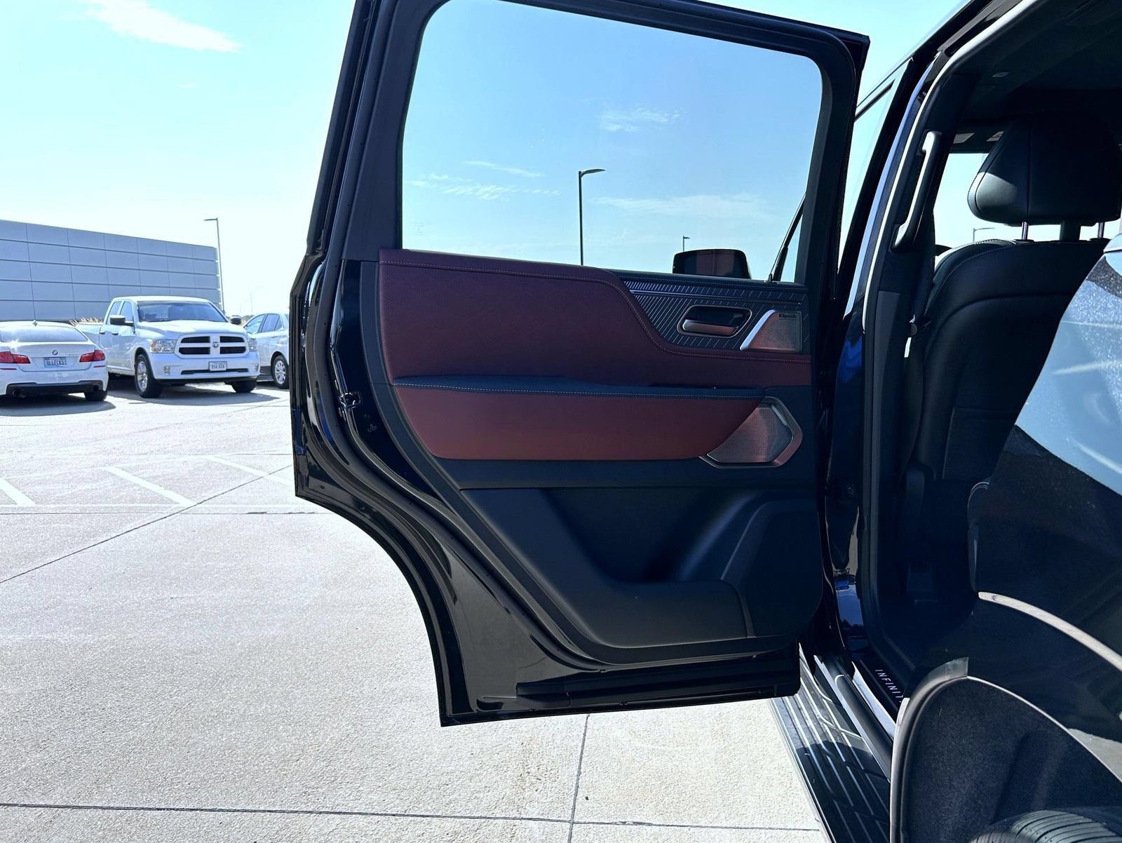 New 2027 INFINITI QX80 Autograph AWD/4WD image 22