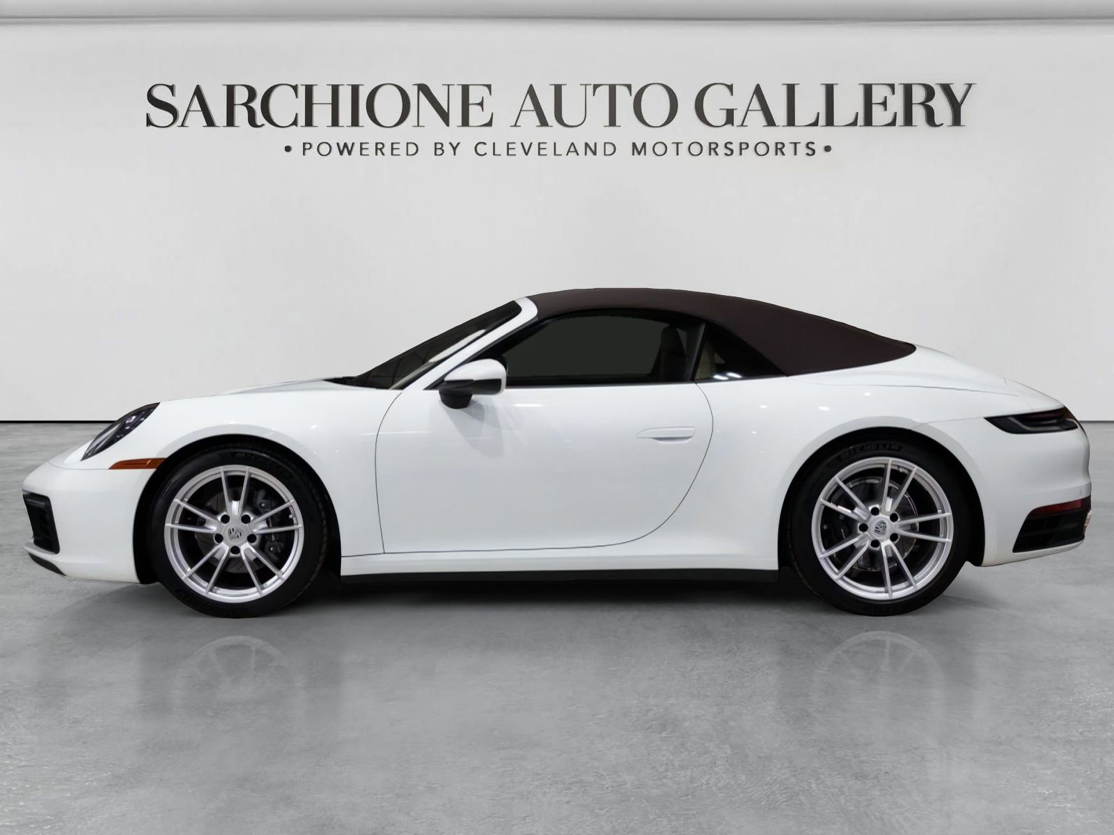 Used 2024 Porsche 911 Carrera RWD image 17