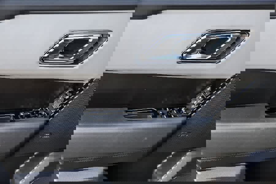 New 2026 Land Rover Range Rover Velar Dynamic SE image 20