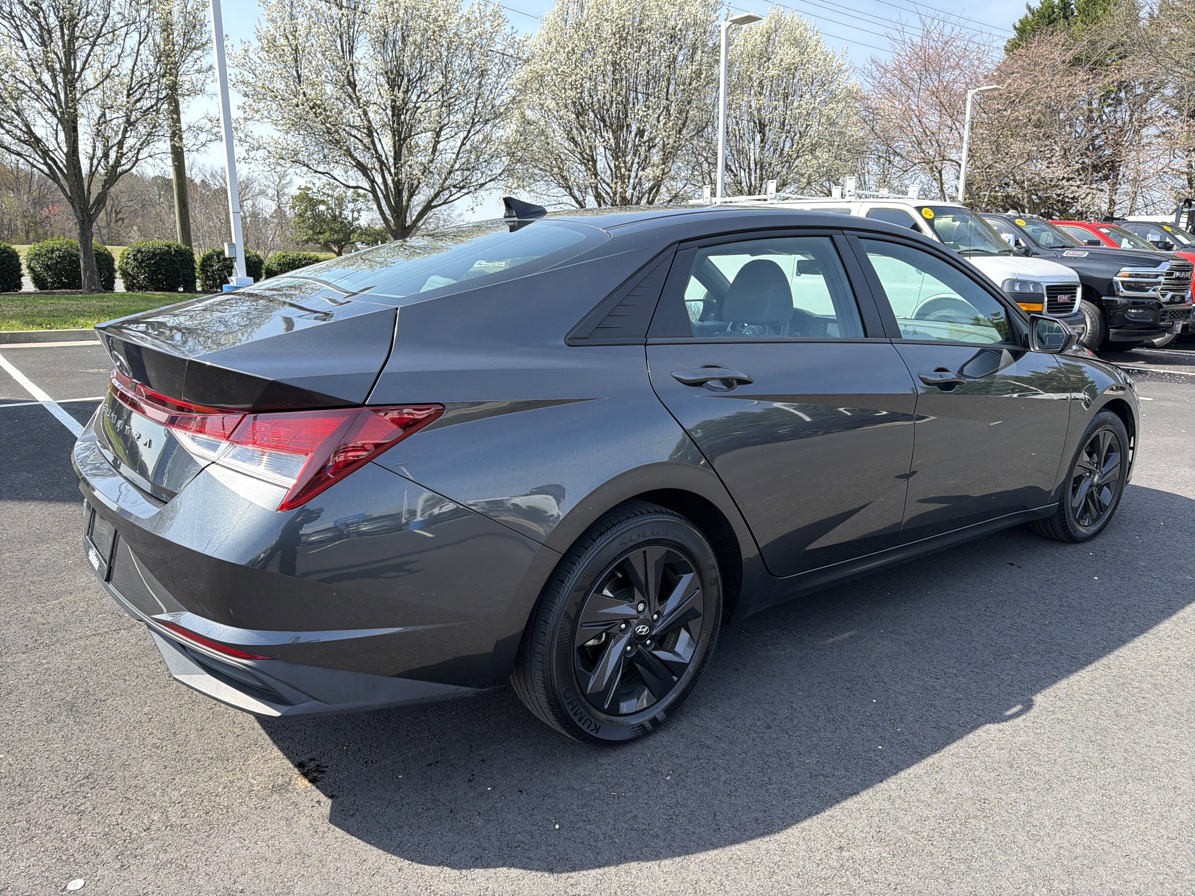 Used 2023 Hyundai Elantra SEL image 10