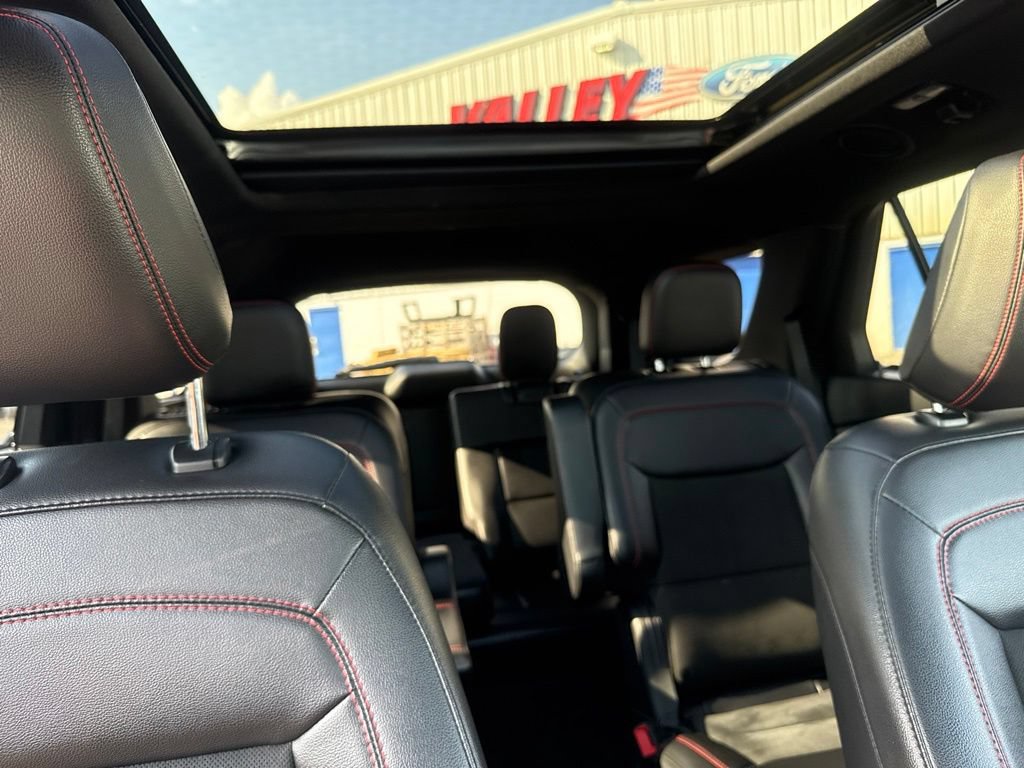 Used 2023 Ford Explorer ST-Line AWD/4WD image 37