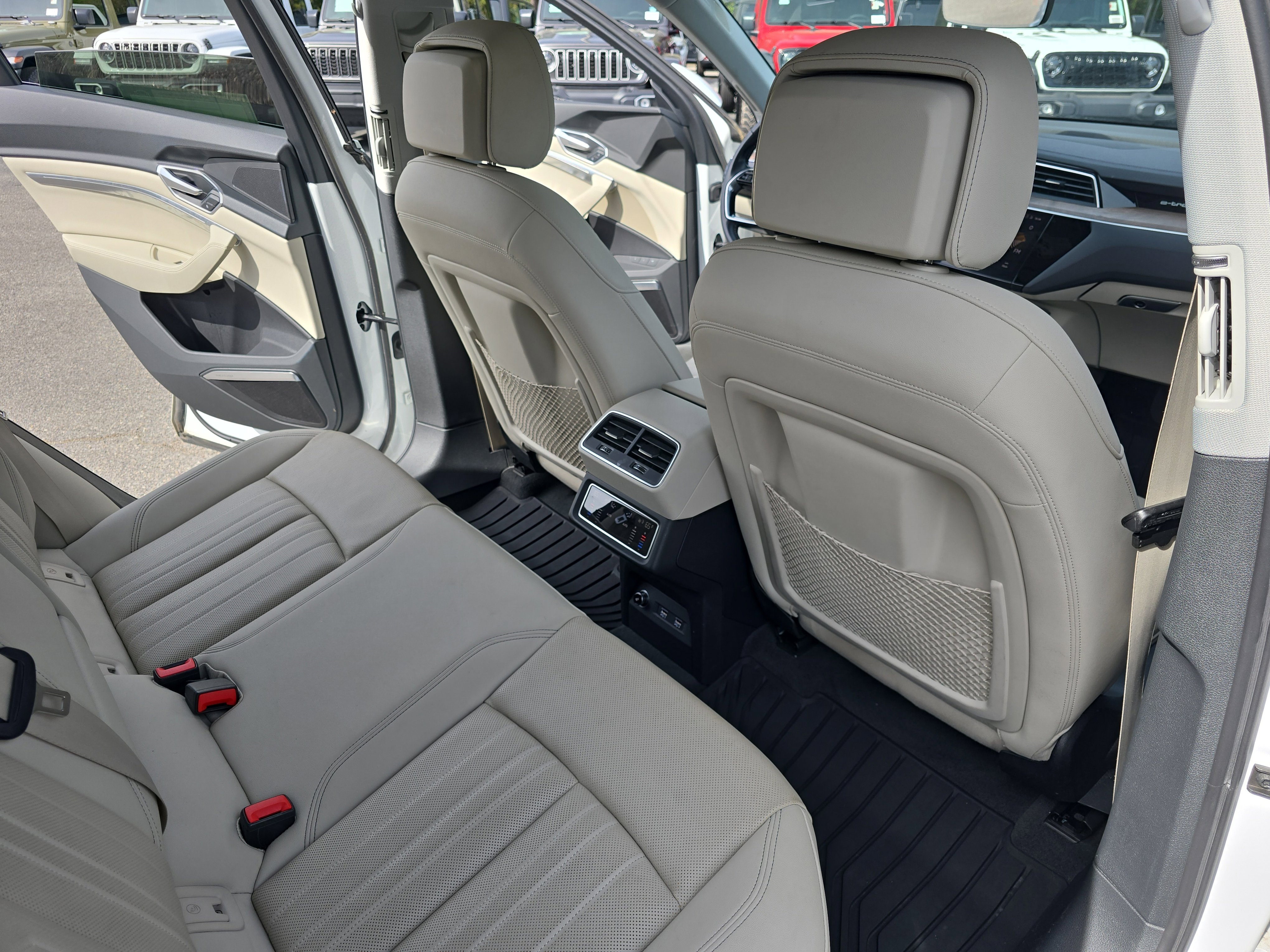 Used 2019 Audi e-tron Premium Plus AWD/4WD image 11