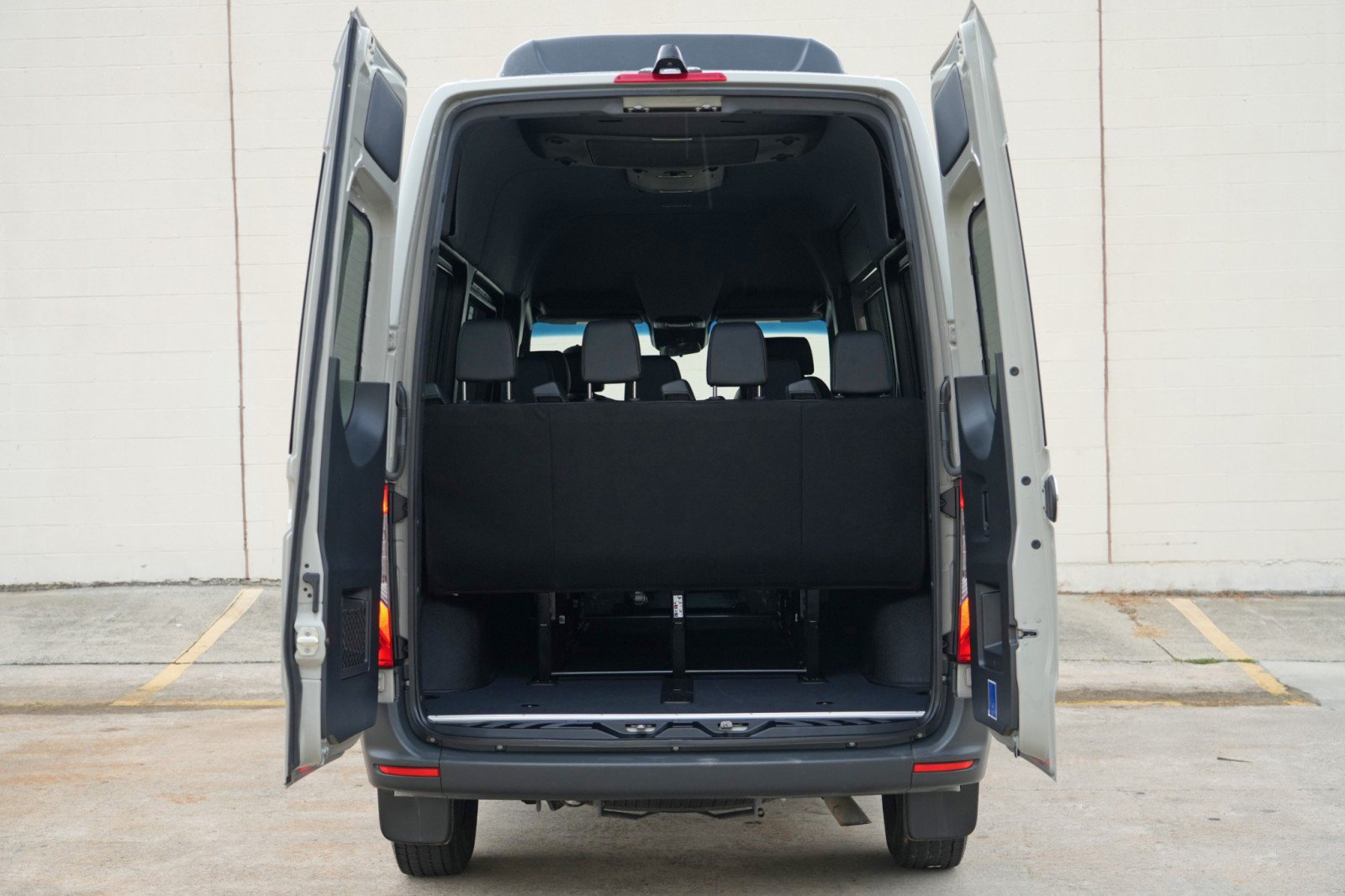 Used 2022 Mercedes-Benz Sprinter 2500 image 10