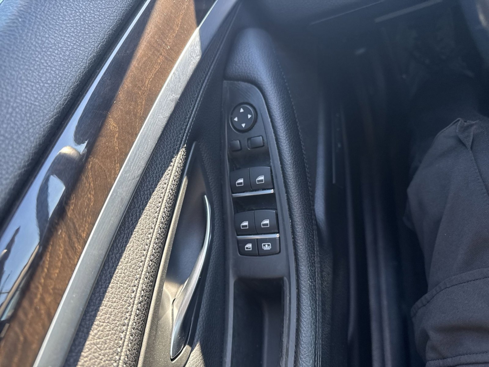 Used 2016 BMW 528i Sedan image 9