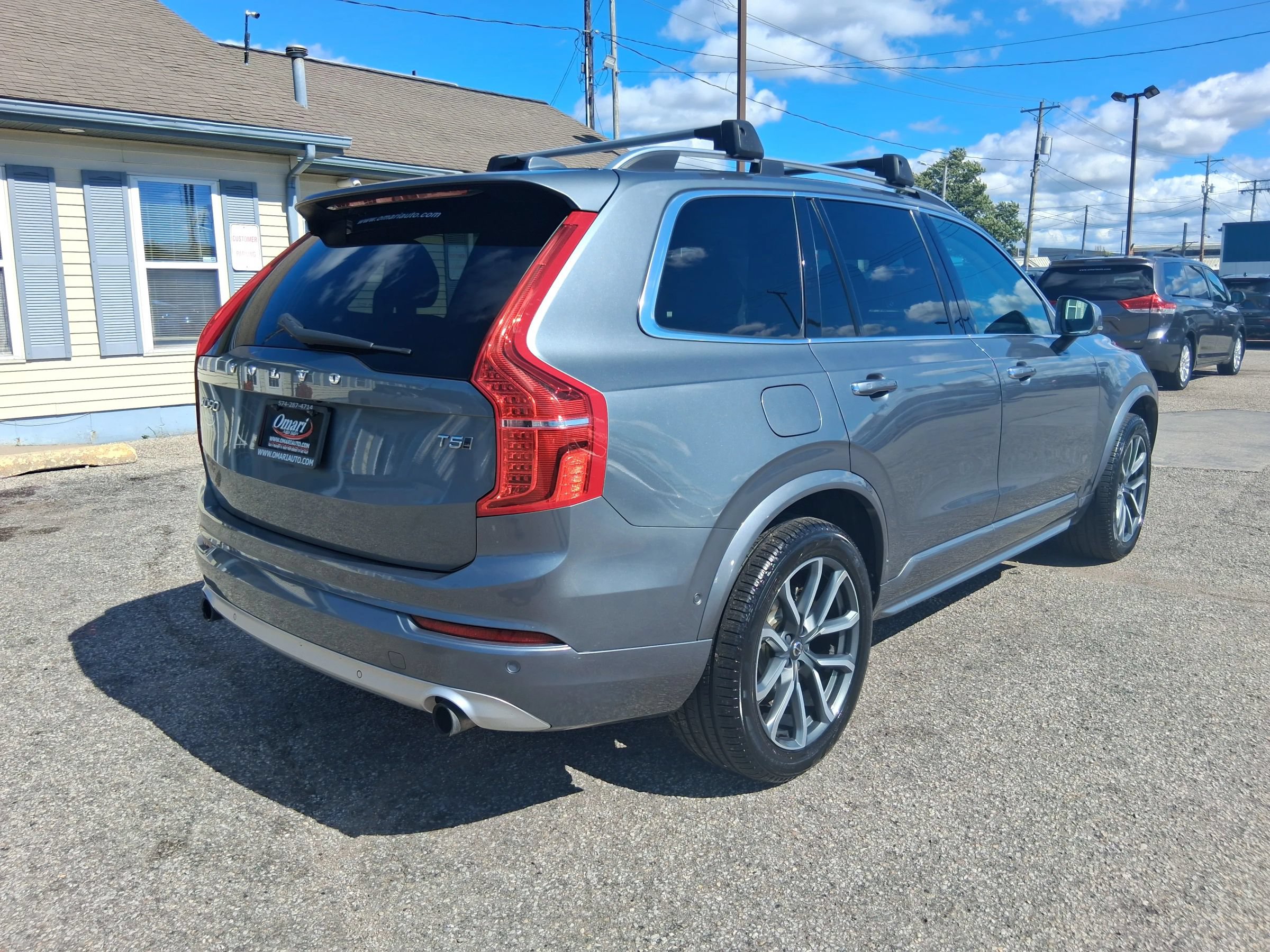 Used 2018 Volvo XC90 T5 Momentum w/ Convenience Package AWD/4WD image 6