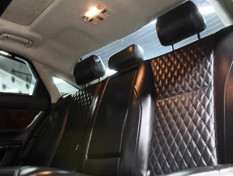 Used 2016 Jaguar XJ L Portfolio RWD image 18