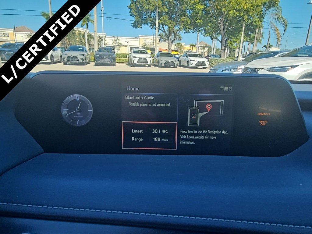 Used 2021 Lexus UX 200 image 18