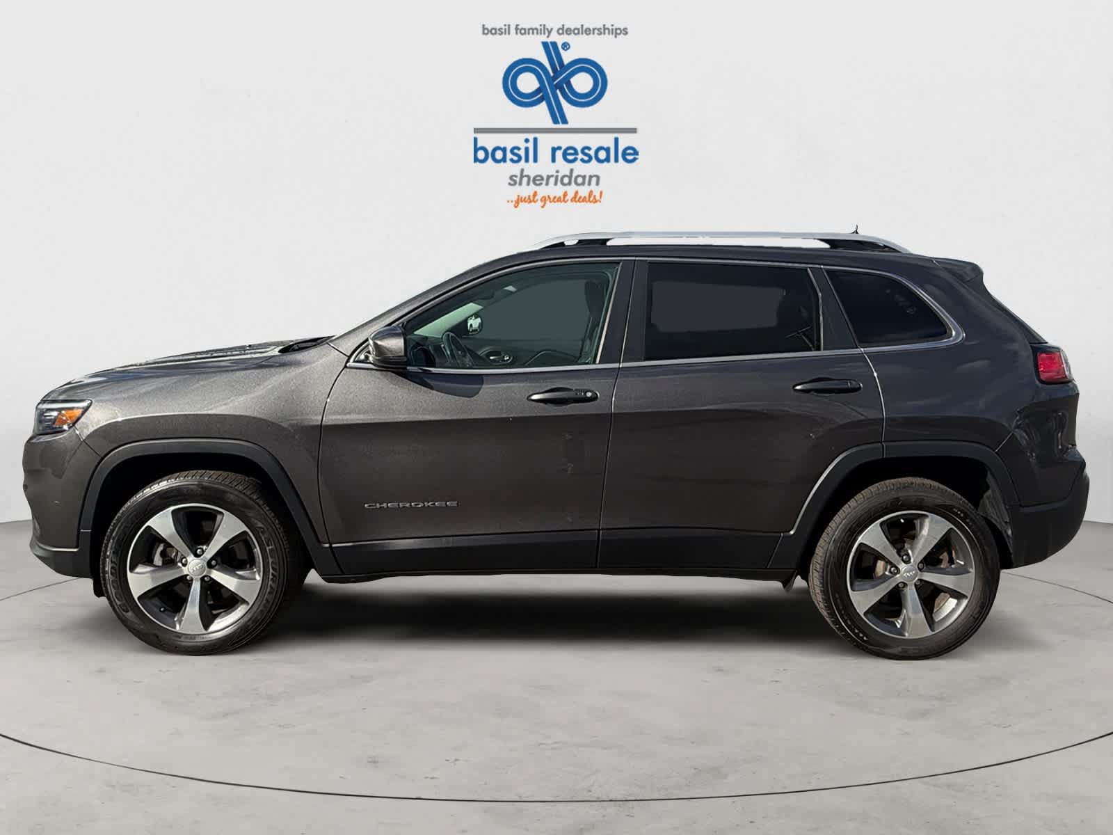 Used 2019 Jeep Cherokee Limited AWD/4WD image 3