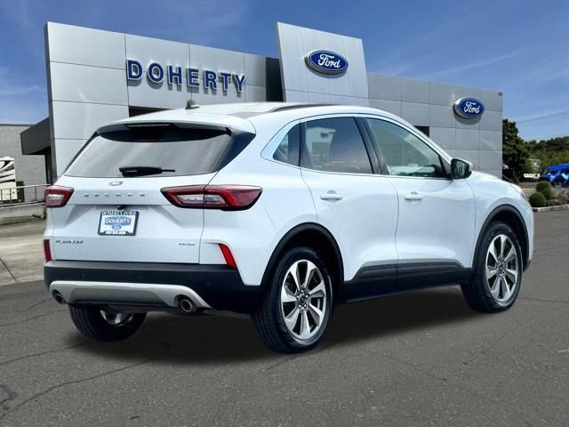 Used 2025 Ford Escape Platinum AWD/4WD image 11