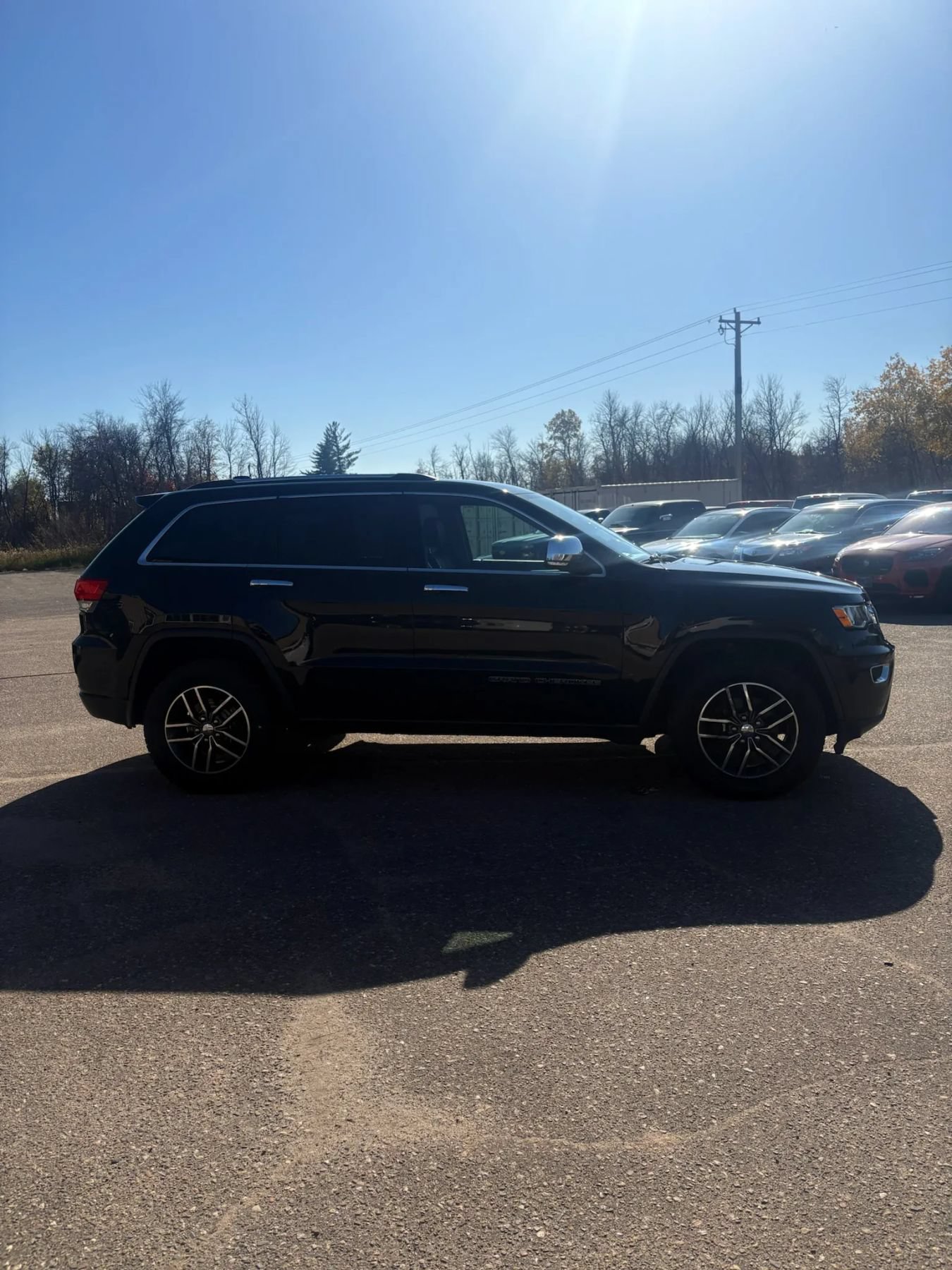 Used 2017 Jeep Grand Cherokee Limited AWD/4WD image 4
