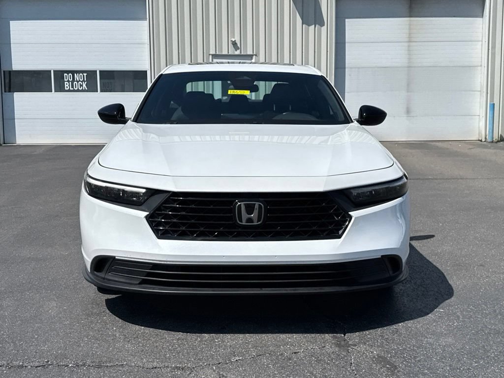 Used 2024 Honda Accord Sport image 2