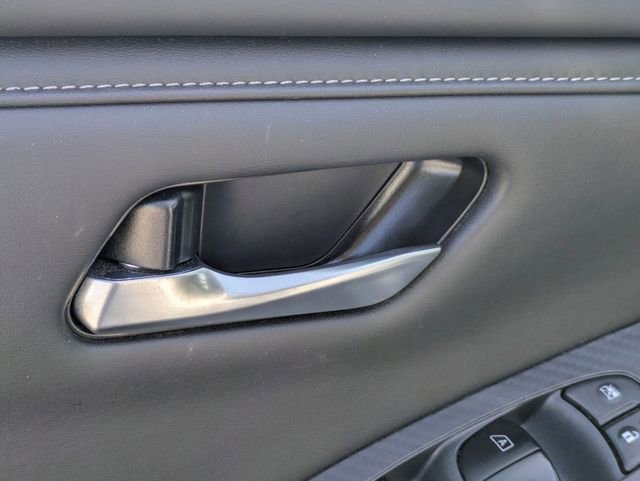 Used 2025 Nissan Sentra SV FWD image 12