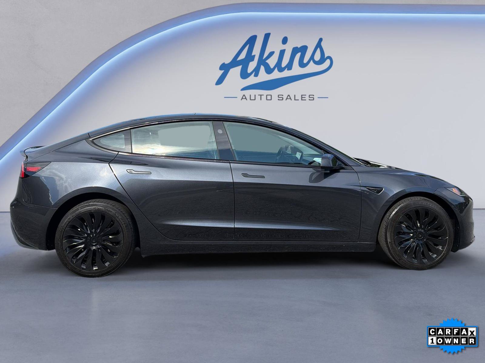 Used 2024 Tesla Model 3 Long Range RWD image 2