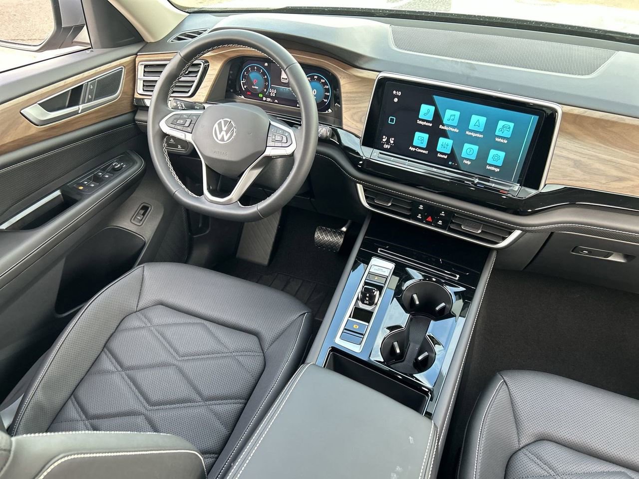 New 2026 Volkswagen Atlas SE image 10