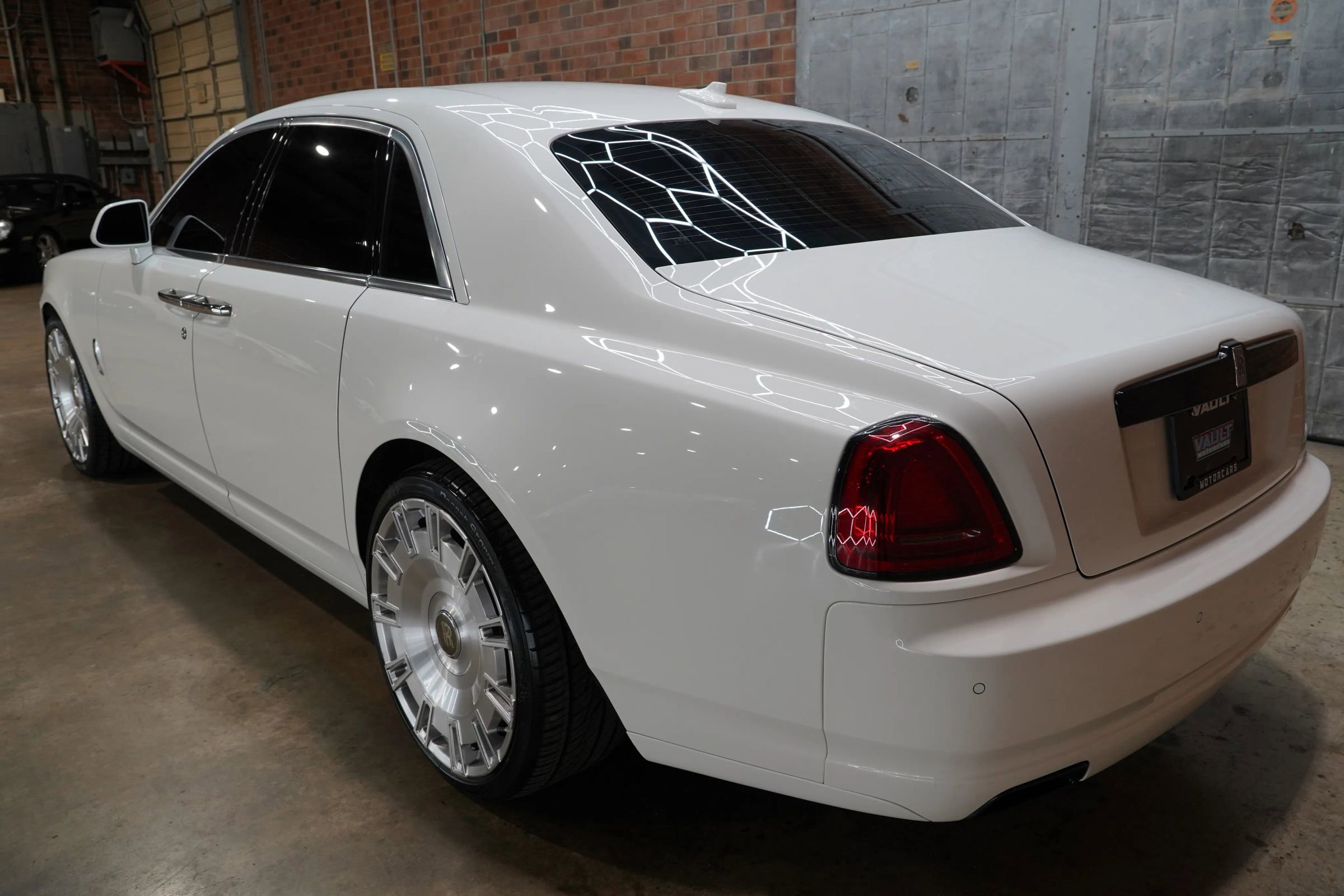 Used 2015 Rolls-Royce Ghost image 17