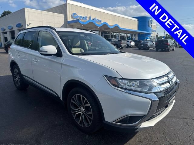 Used 2016 Mitsubishi Outlander SEL FWD image 1