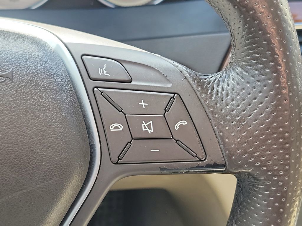 Used 2013 Mercedes-Benz C 300 4MATIC Sedan image 24