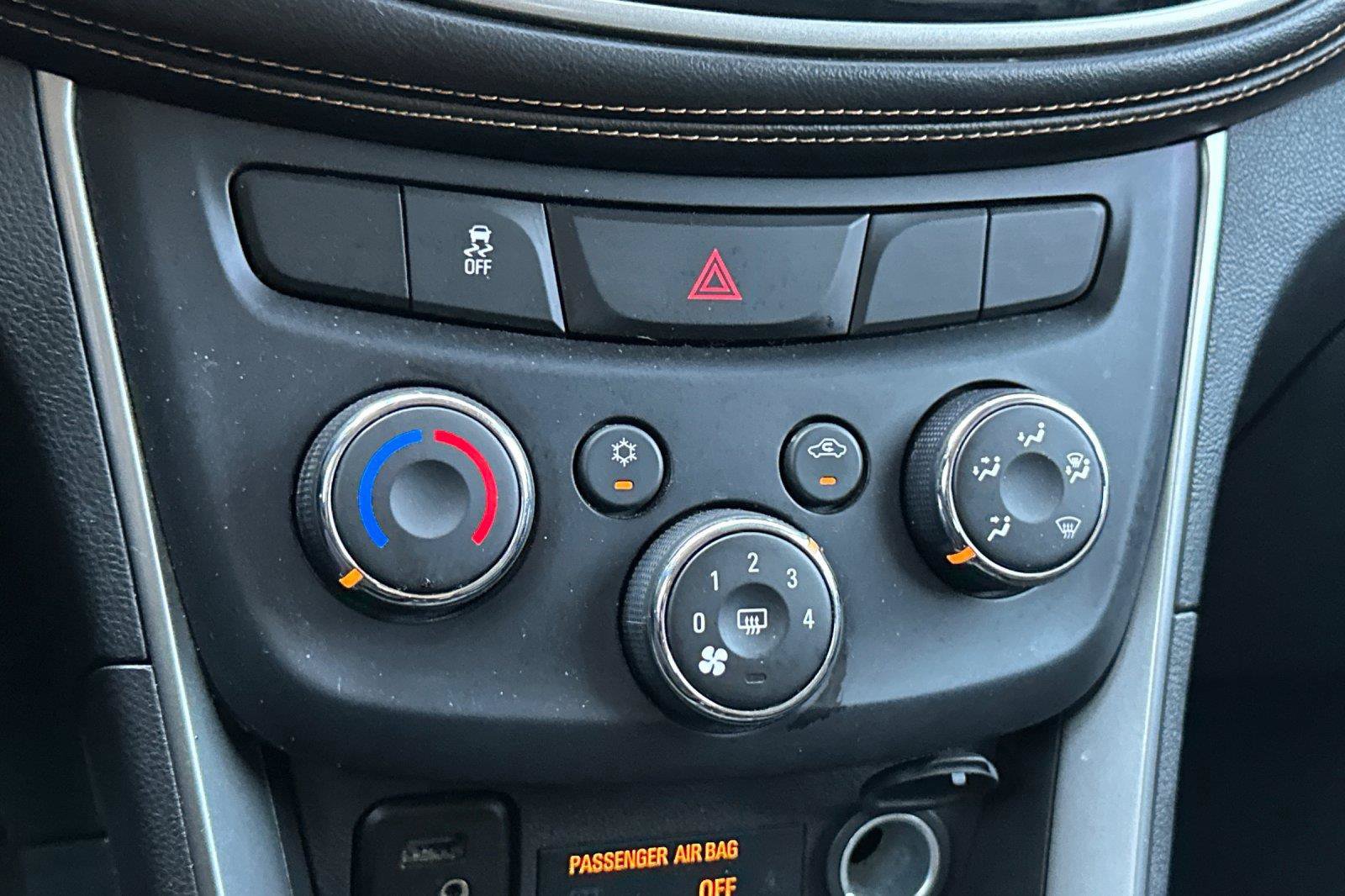 Used 2017 Chevrolet Trax LT w/ LT Convenience Package FWD image 20