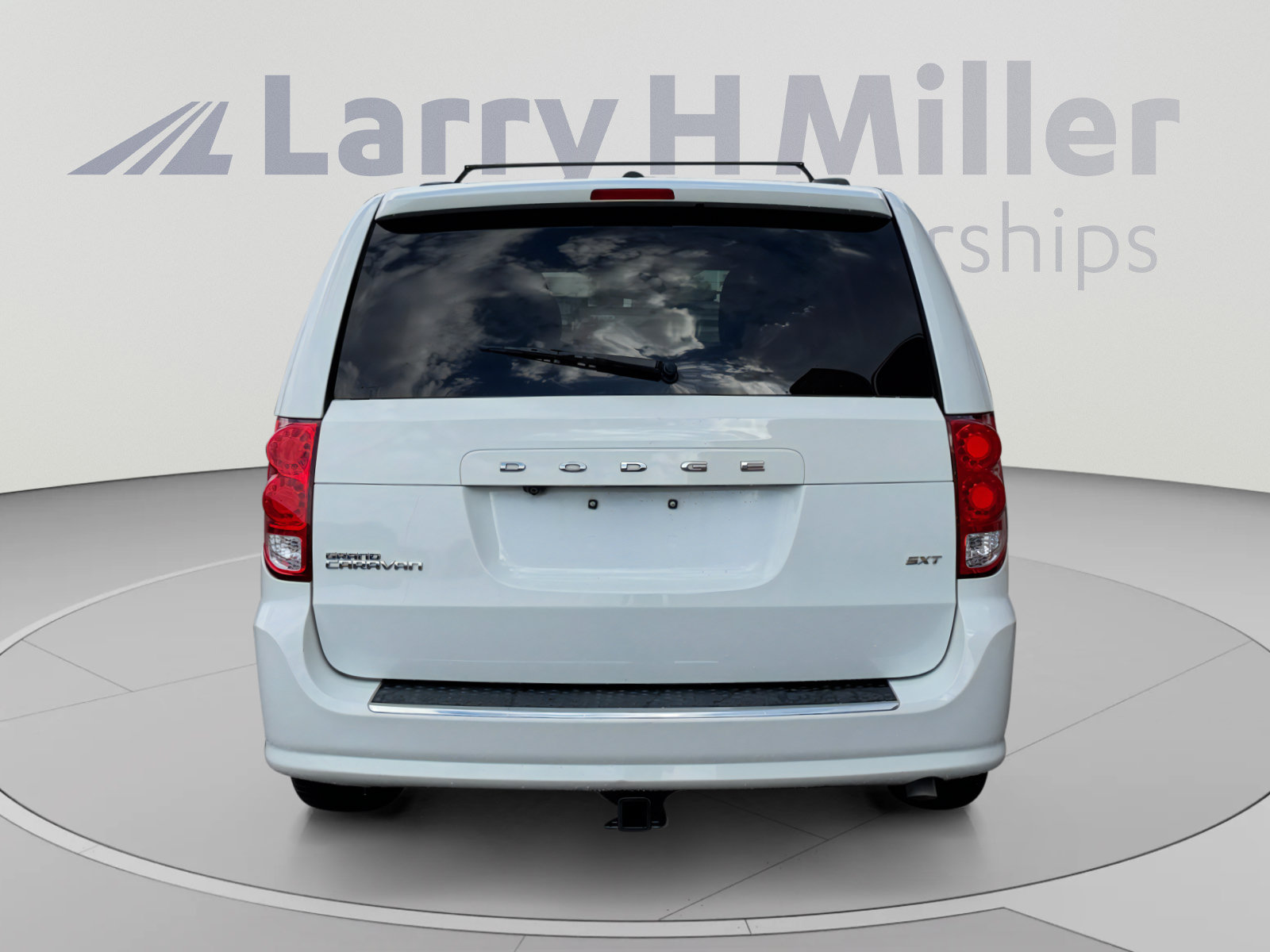 Used 2019 Dodge Grand Caravan SXT w/ Driver Convenience Group FWD image 4