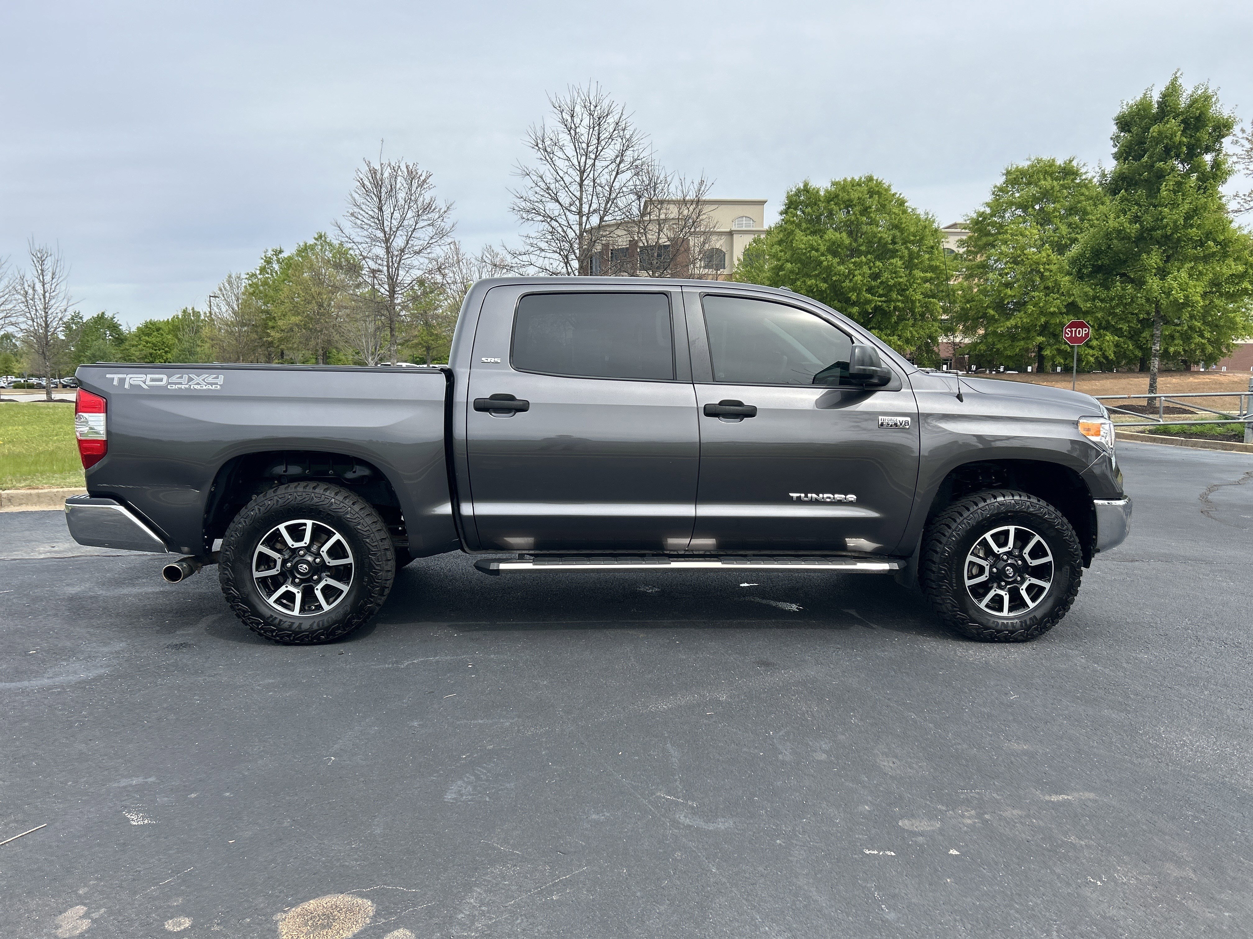 Used 2017 Toyota Tundra SR5 w/ TRD Off Road Package image 10