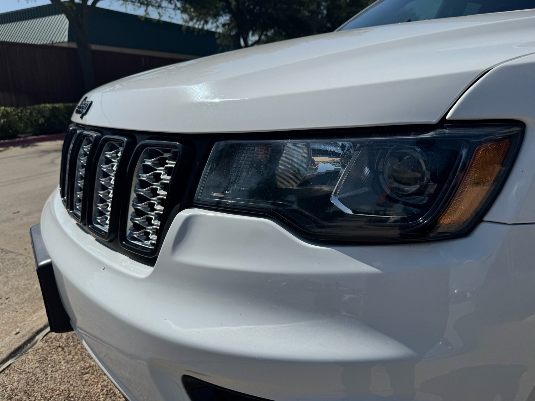 Used 2019 Jeep Grand Cherokee Altitude AWD/4WD image 4