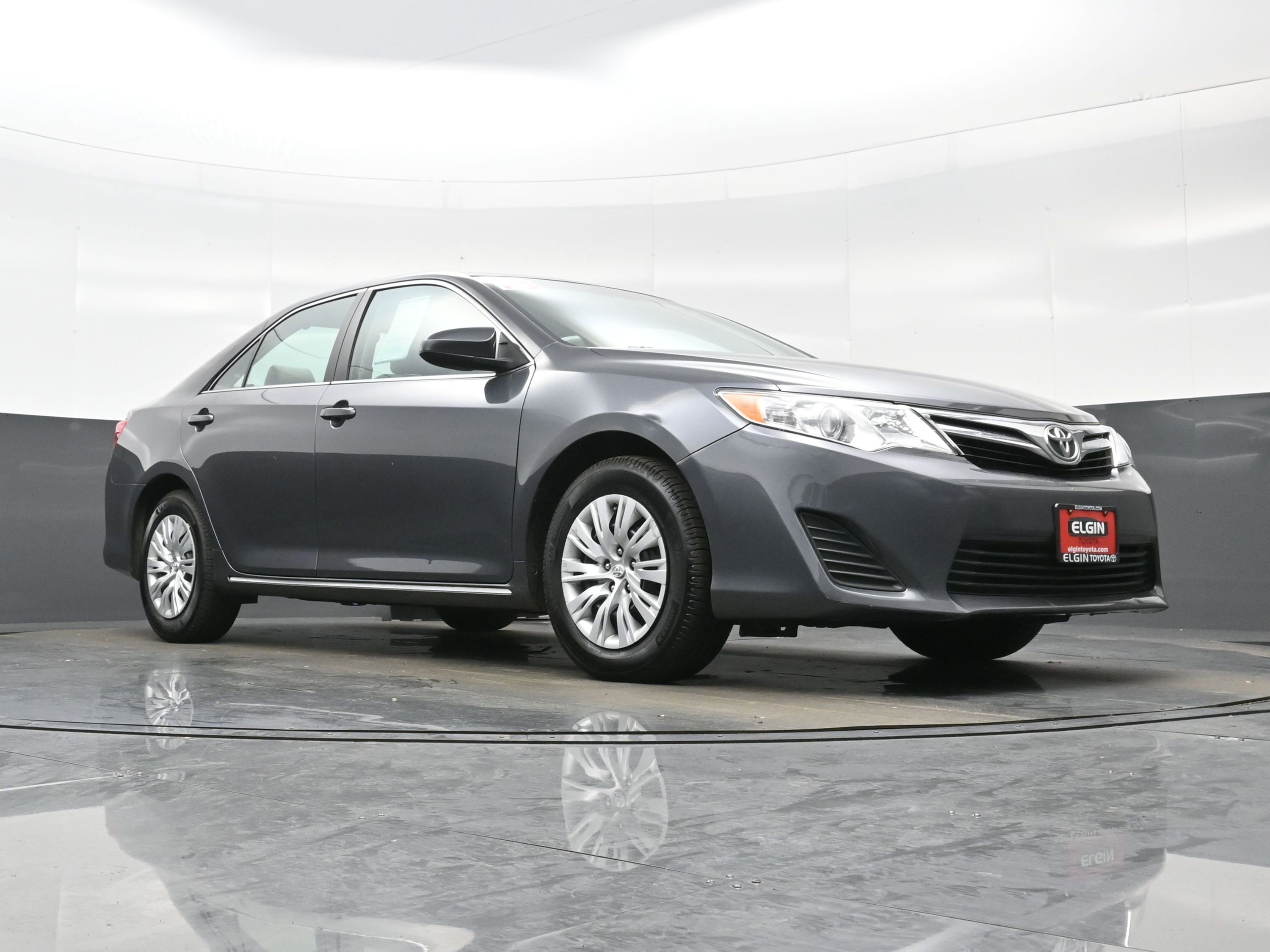 Used 2013 Toyota Camry LE image 21