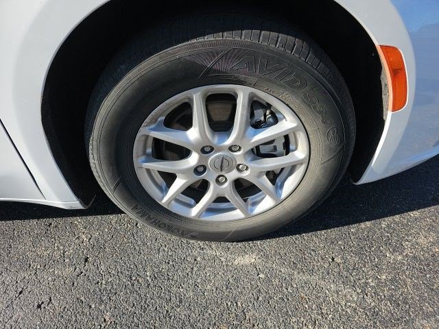 Used 2023 Chrysler Pacifica Touring-L image 10