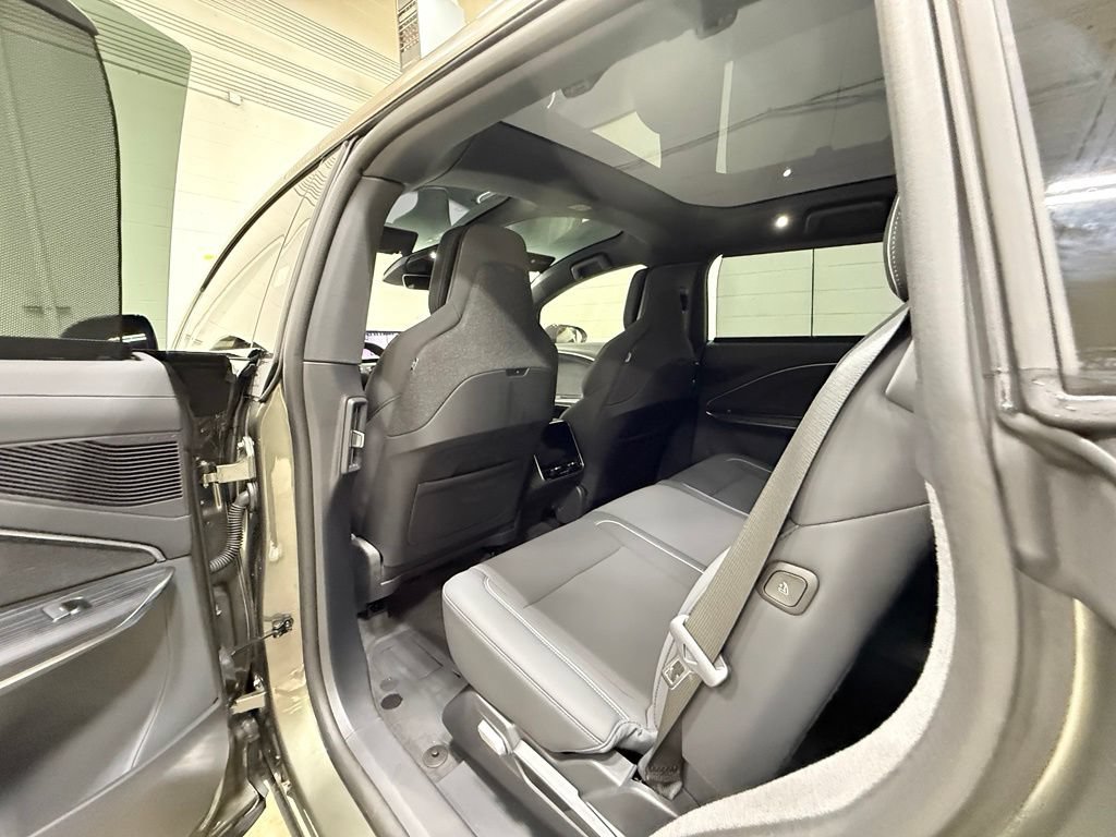 Used 2026 Lucid Gravity Grand Touring AWD/4WD image 40