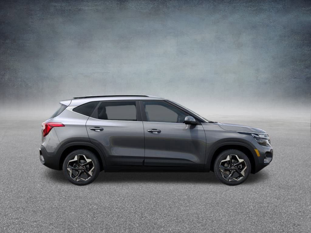 Used 2026 Kia Seltos EX FWD image 8