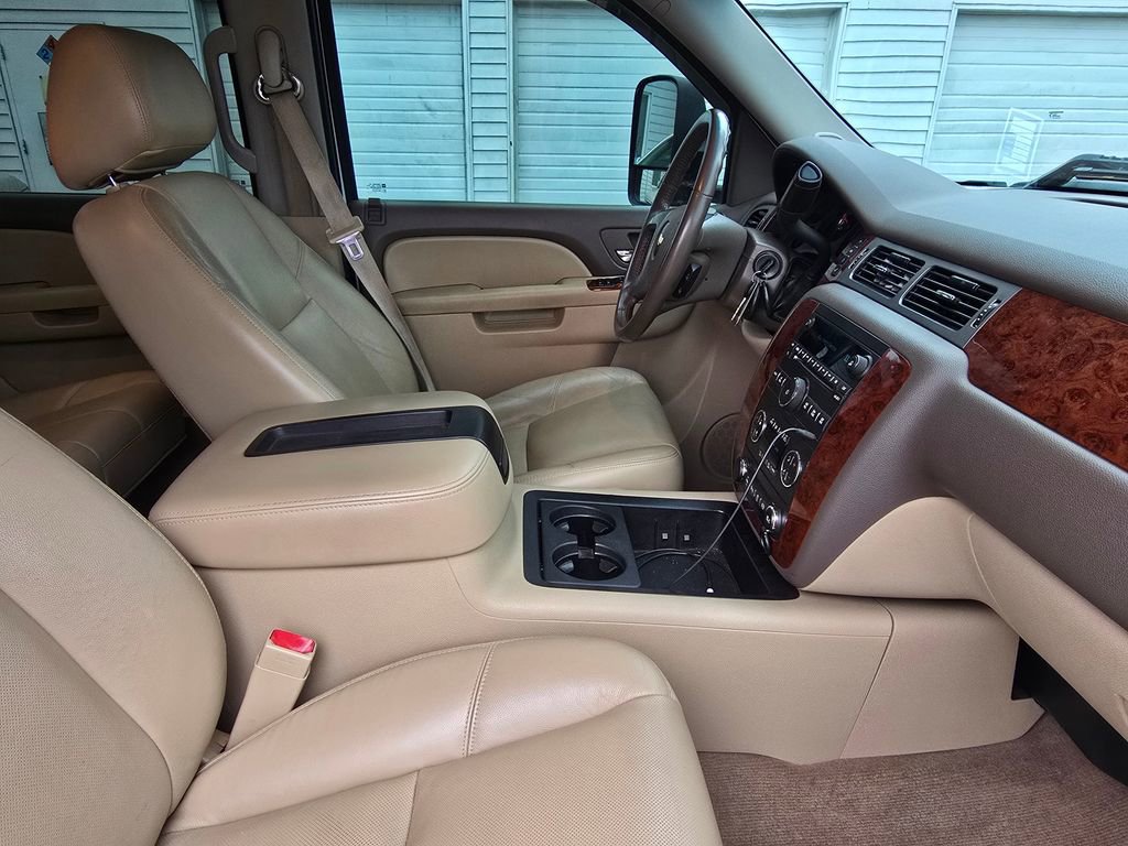 Used 2013 Chevrolet Silverado 2500 LTZ w/ LTZ Plus Package image 46