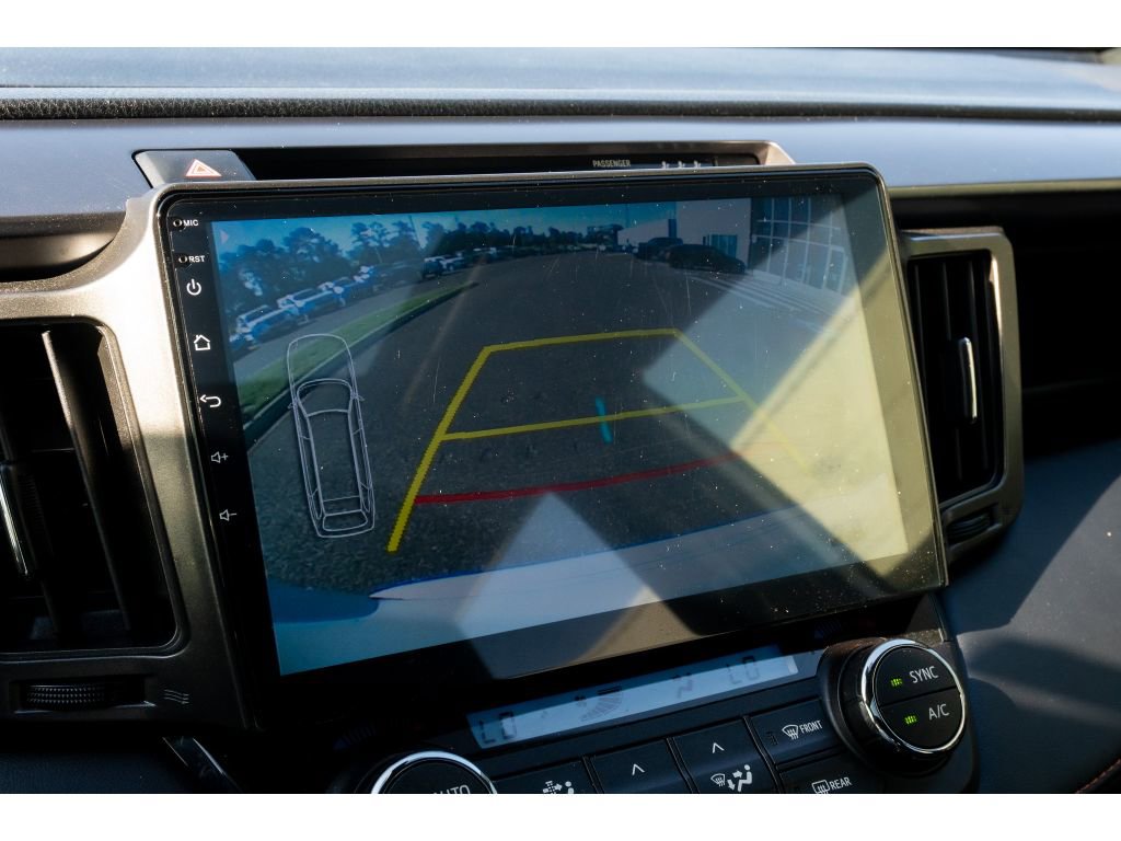 Used 2018 Toyota RAV4 SE w/ All Weather Liner Package image 26