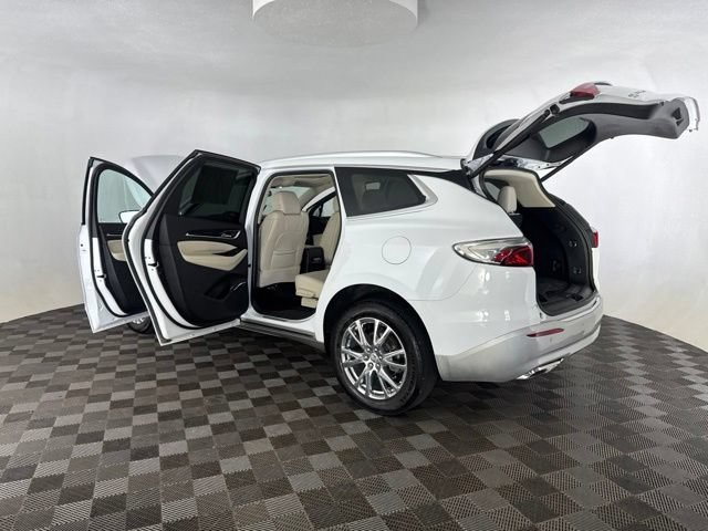 Used 2023 Buick Enclave Essence w/ Experience Buick Package AWD/4WD image 18