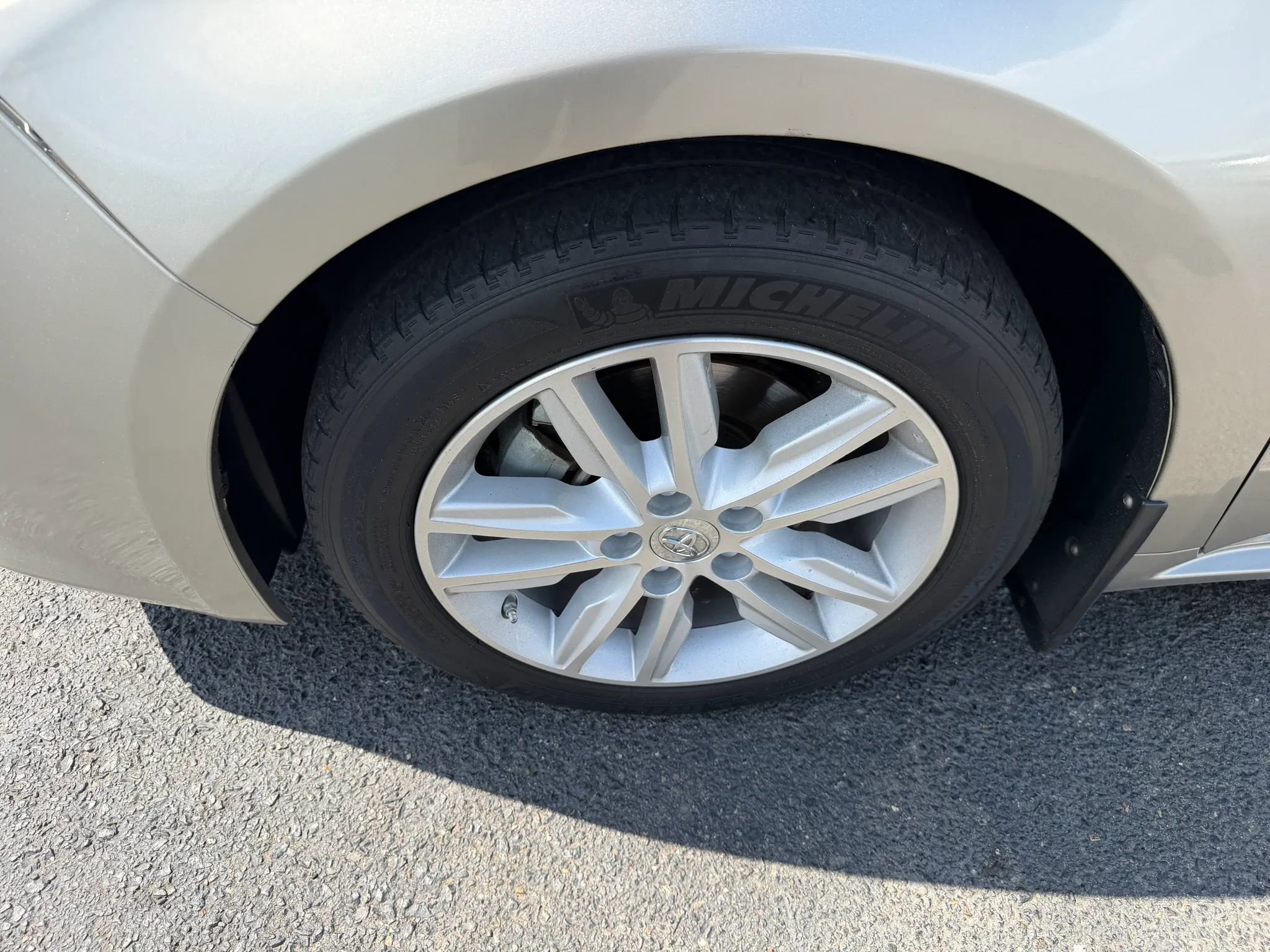 Used 2014 Toyota Avalon XLE FWD image 14