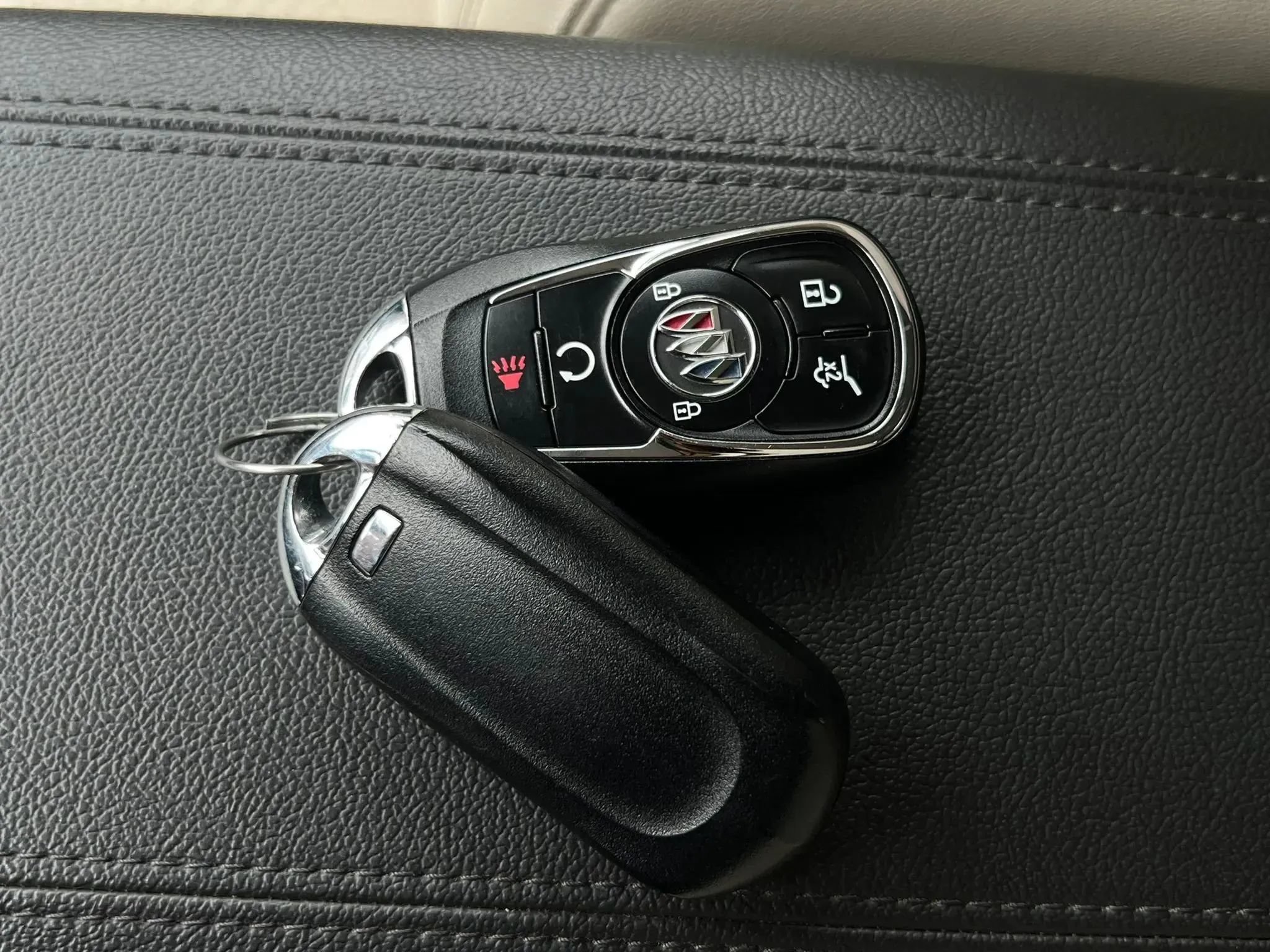 Used 2020 Buick Encore GX Essence w/ Experience Buick Package AWD/4WD image 19