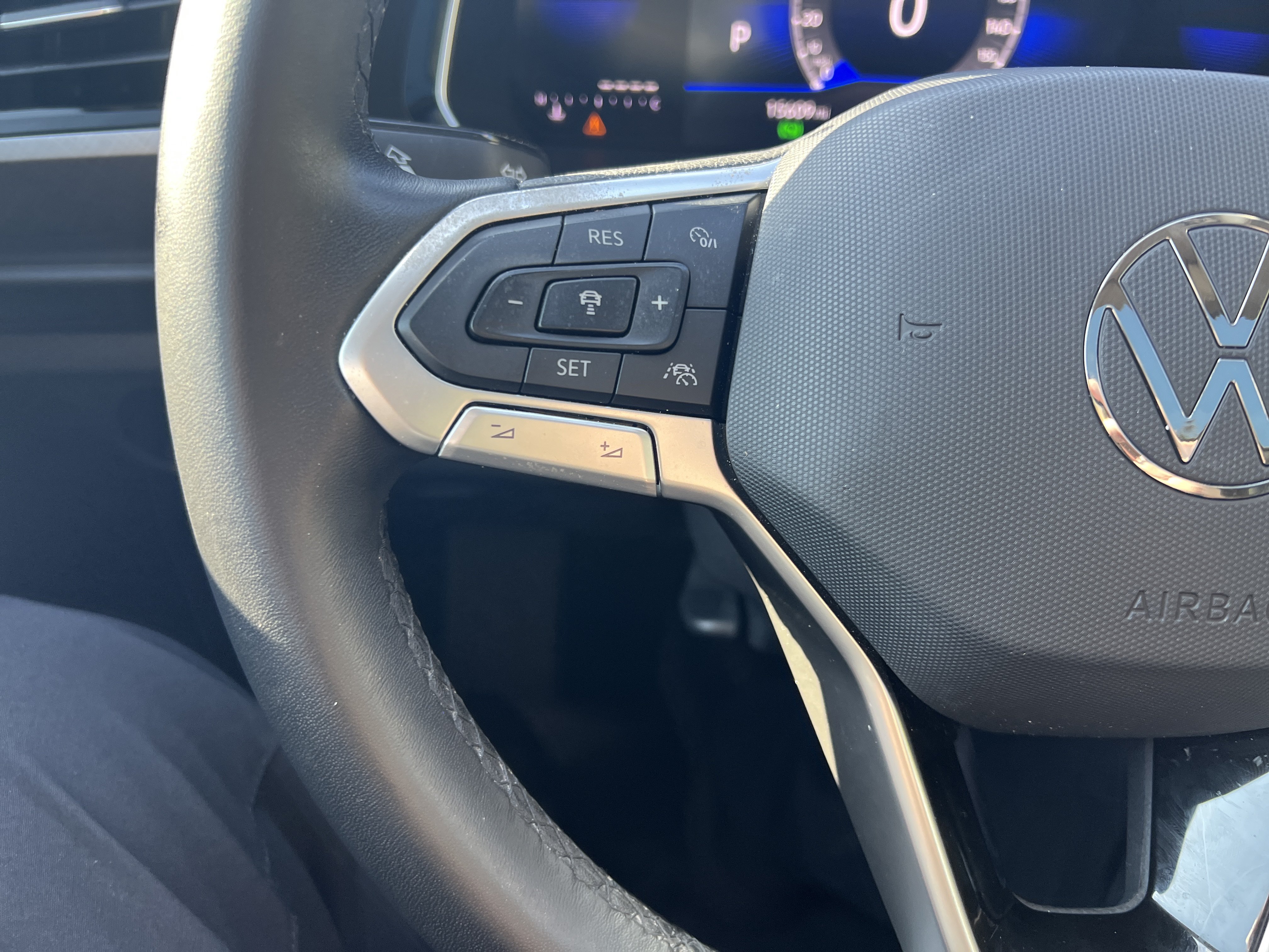Used 2024 Volkswagen Jetta SE FWD image 16