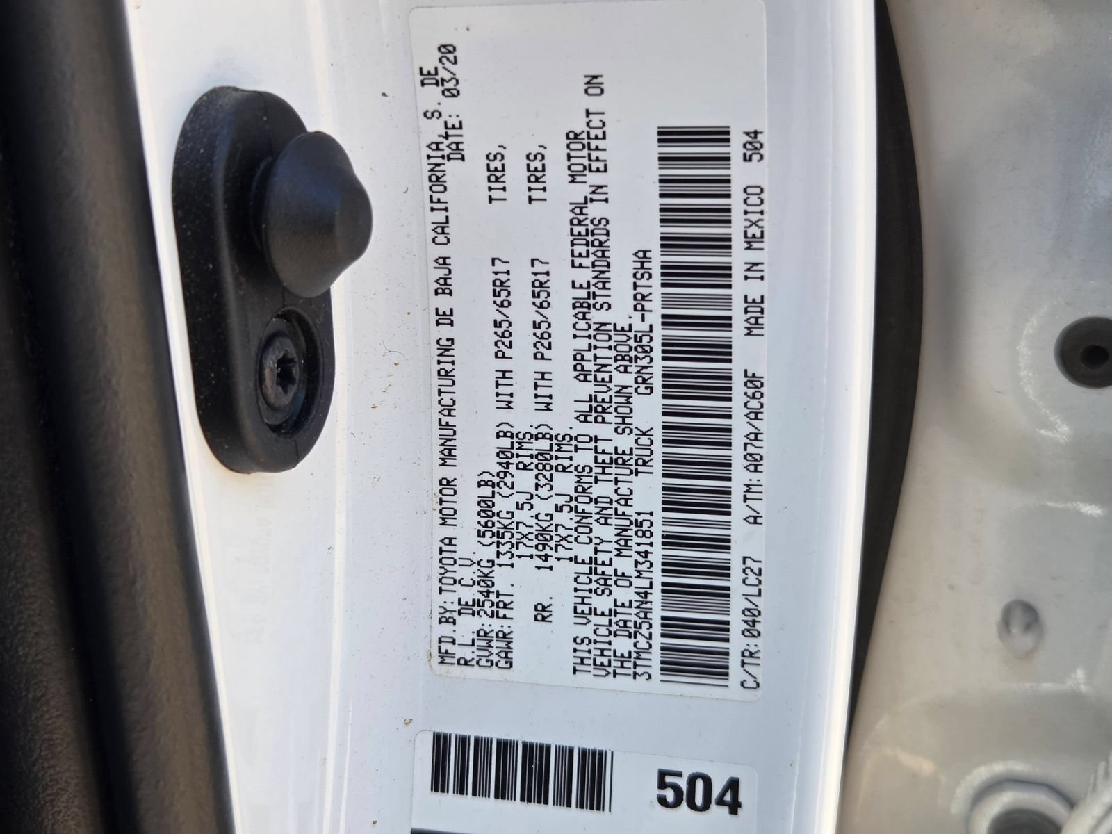 Used 2020 Toyota Tacoma TRD Sport w/ TRD Premium Sport Package AWD/4WD image 31