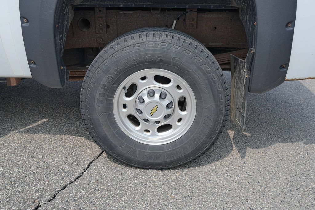 Used 2009 Chevrolet Silverado 2500 LT w/ Exterior Plus Package AWD/4WD image 9