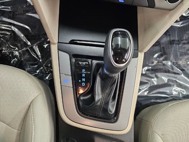 Used 2017 Hyundai Elantra SE image 16