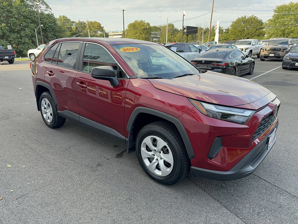 Certified 2023 Toyota RAV4 LE AWD/4WD image 4