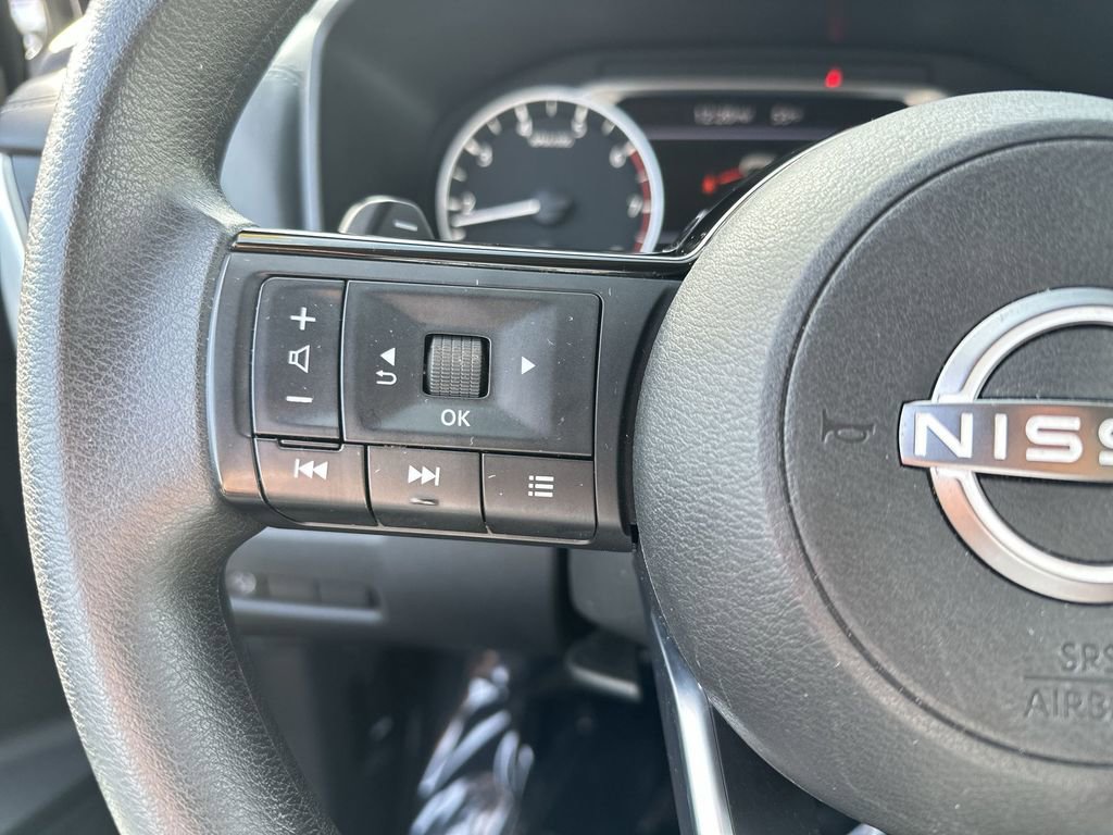 Used 2023 Nissan Rogue SV image 29