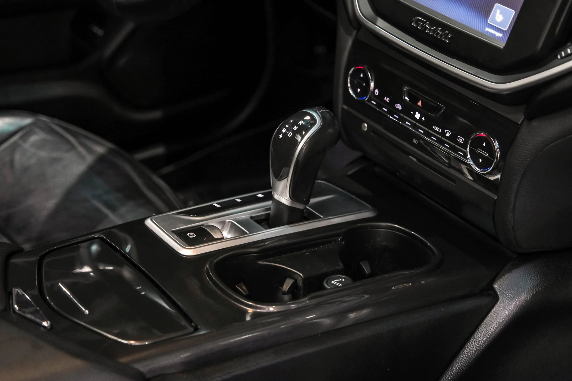 Used 2016 Maserati Ghibli S image 24