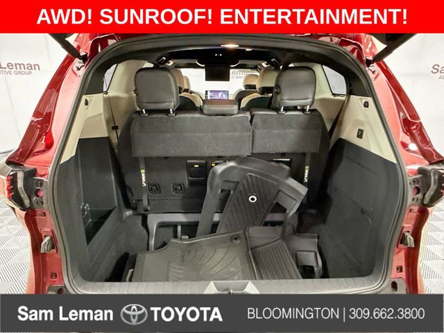 Used 2025 Toyota Sienna Platinum image 29