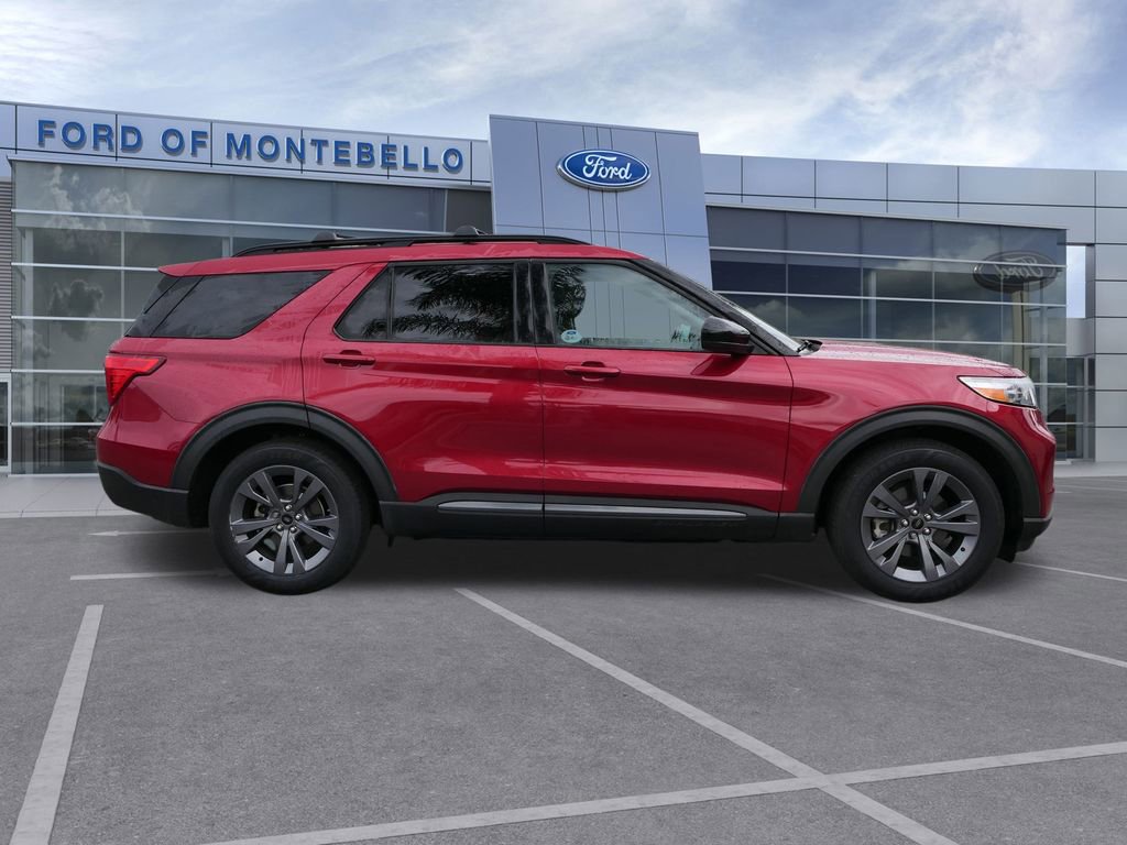 Used 2022 Ford Explorer XLT w/ Equipment Group 202A image 2