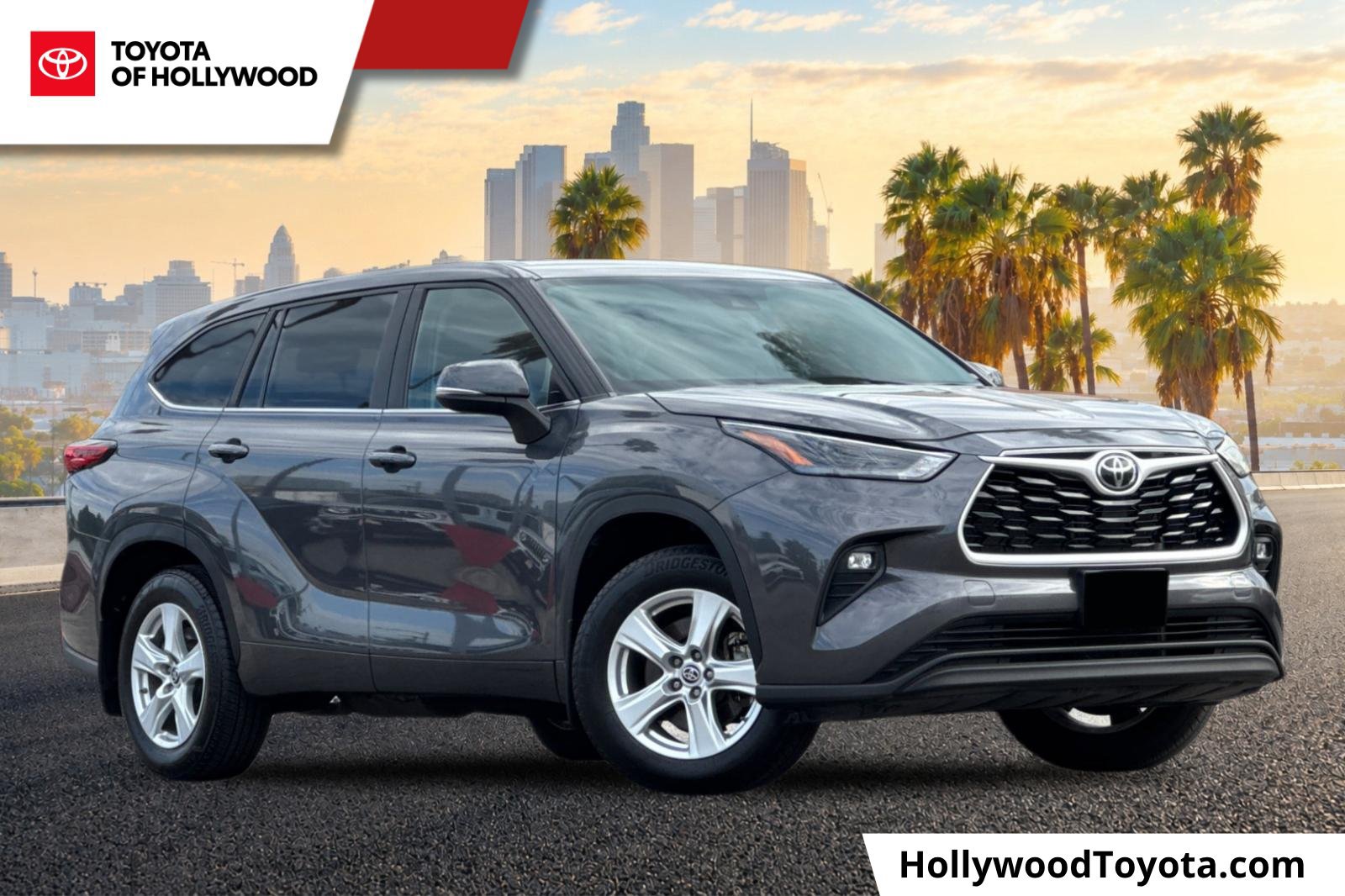 Used 2023 Toyota Highlander LE AWD/4WD image 1
