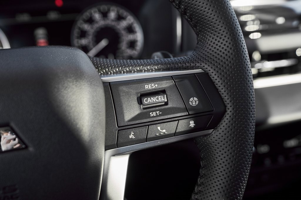 New 2025 Mitsubishi Outlander SE image 36