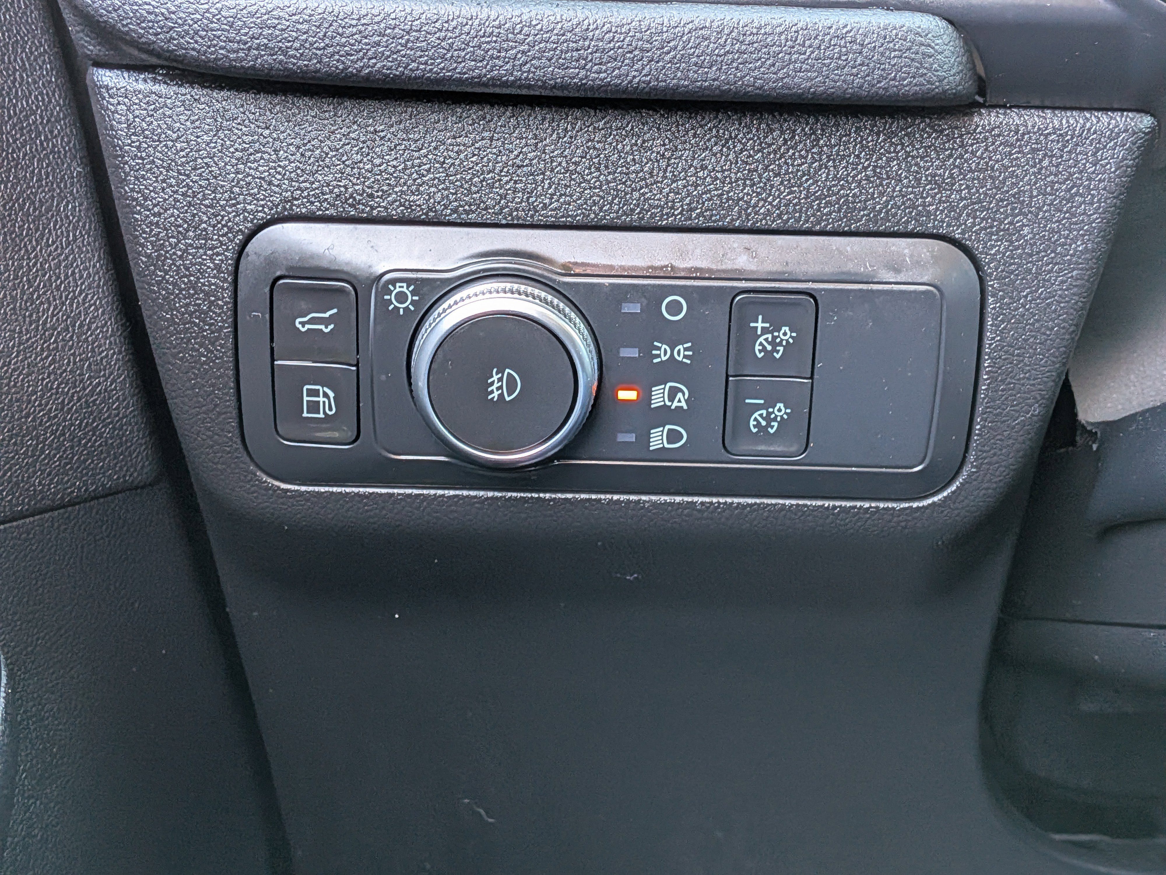 Used 2022 Ford Escape Titanium w/ Titanium Premium Package image 28