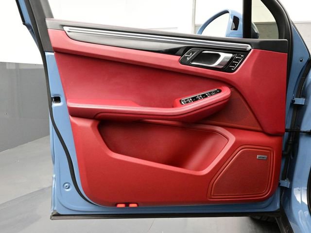 Certified 2022 Porsche Macan S AWD/4WD image 7