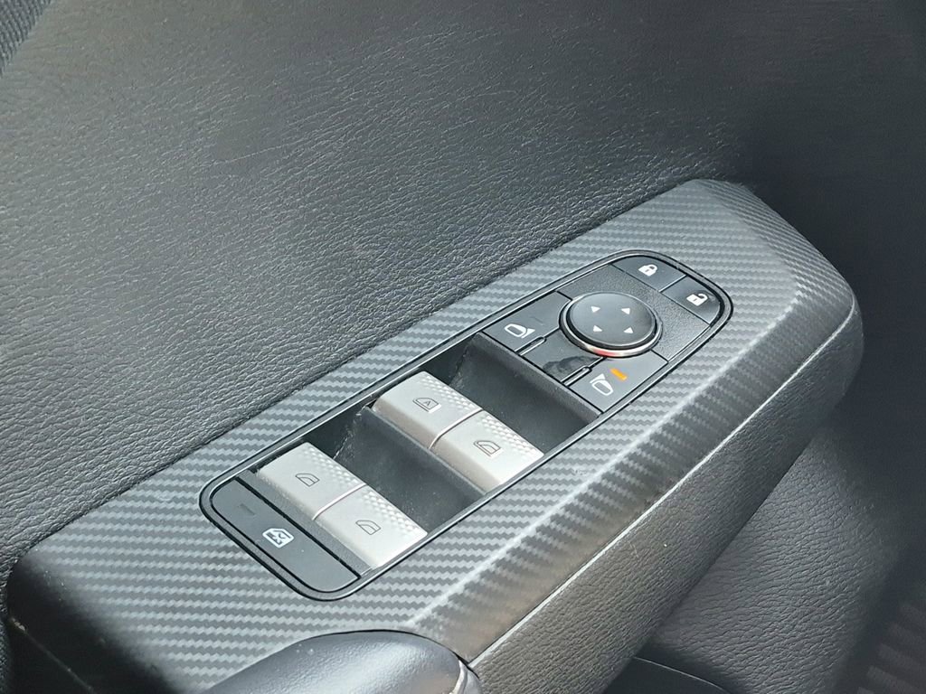 Used 2023 Mitsubishi Outlander ES FWD image 11